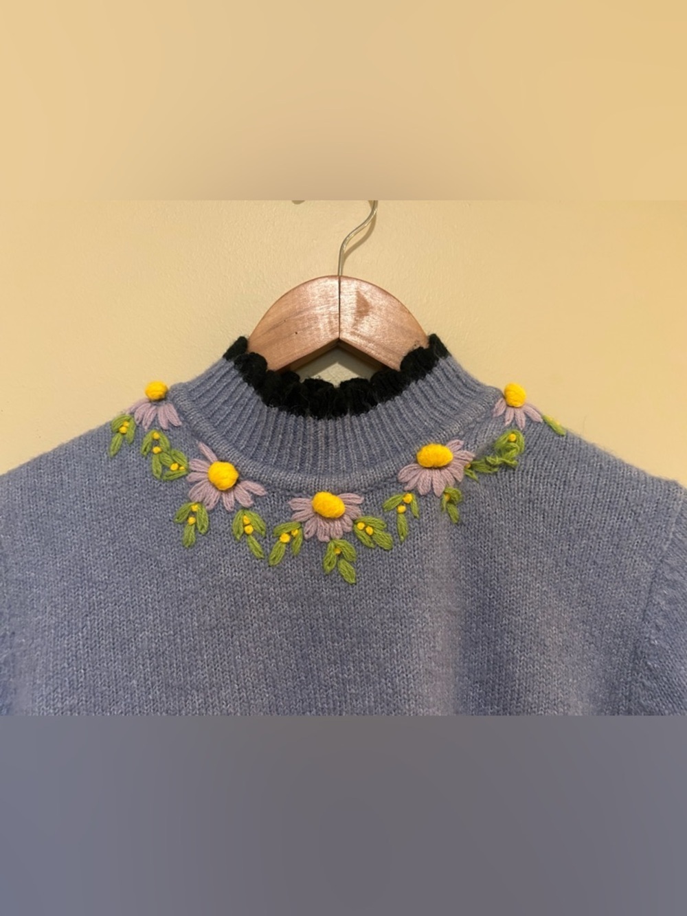 Zara Lavender Floral Embroidered Mock Neck Sweater Size Small - Picture 4 of 7